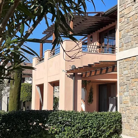 Garda Village 9 *